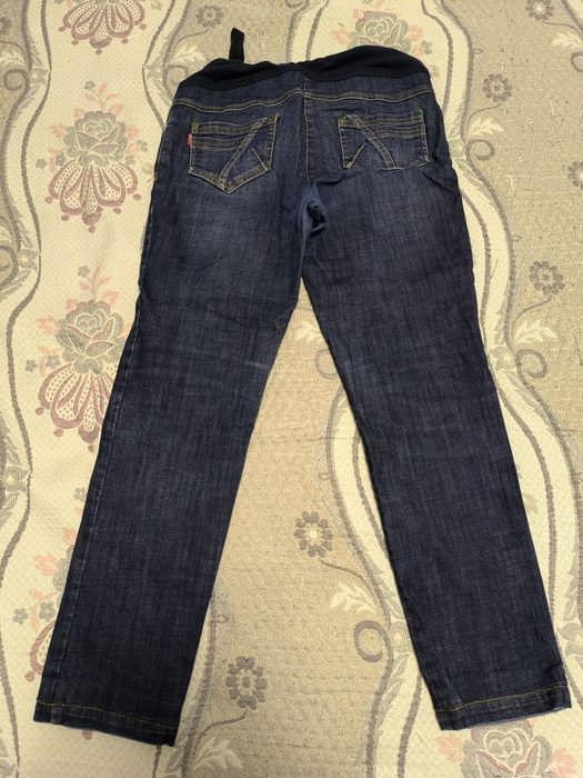 Дънки и блуза за бременни