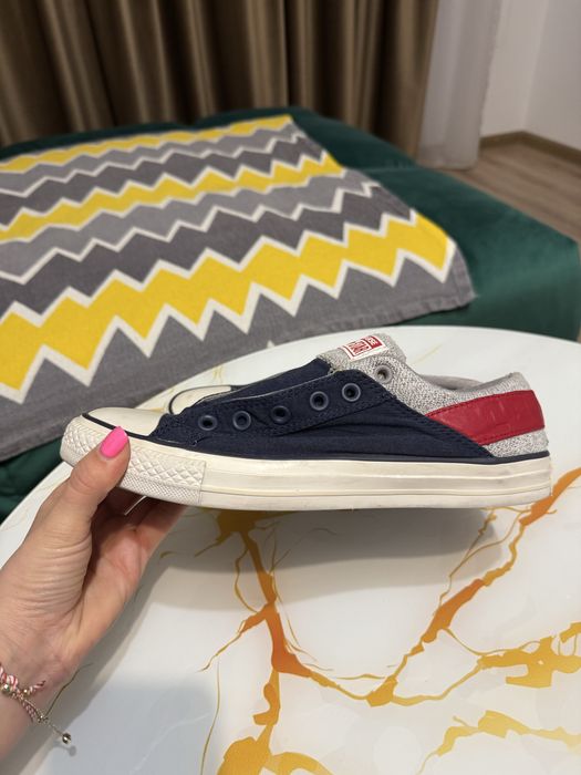 Converse - marimea 41.5 (26.5 cm) - stare foarte buna