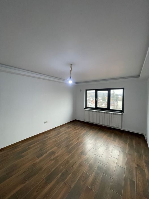 Apartament 2 camere, renovat, Fălticeni, Str. Republicii, etaj 3