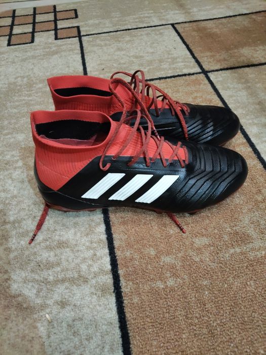 Футболни обувки Adidas Predator