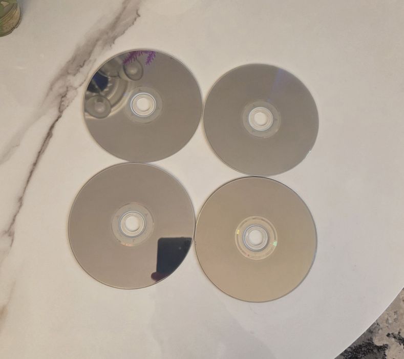 CD-uri originale fără zgârieturi, stare foarte bună