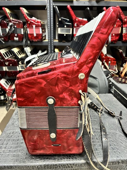 Acordeon Weltmeister Stella cu 80 basi