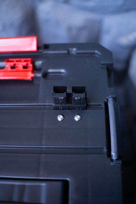 Продавам соларна станция + 6 броя гъвкави соларни панели