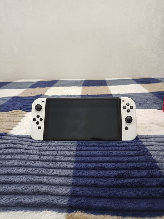 Nintendo Switch oled + чехол