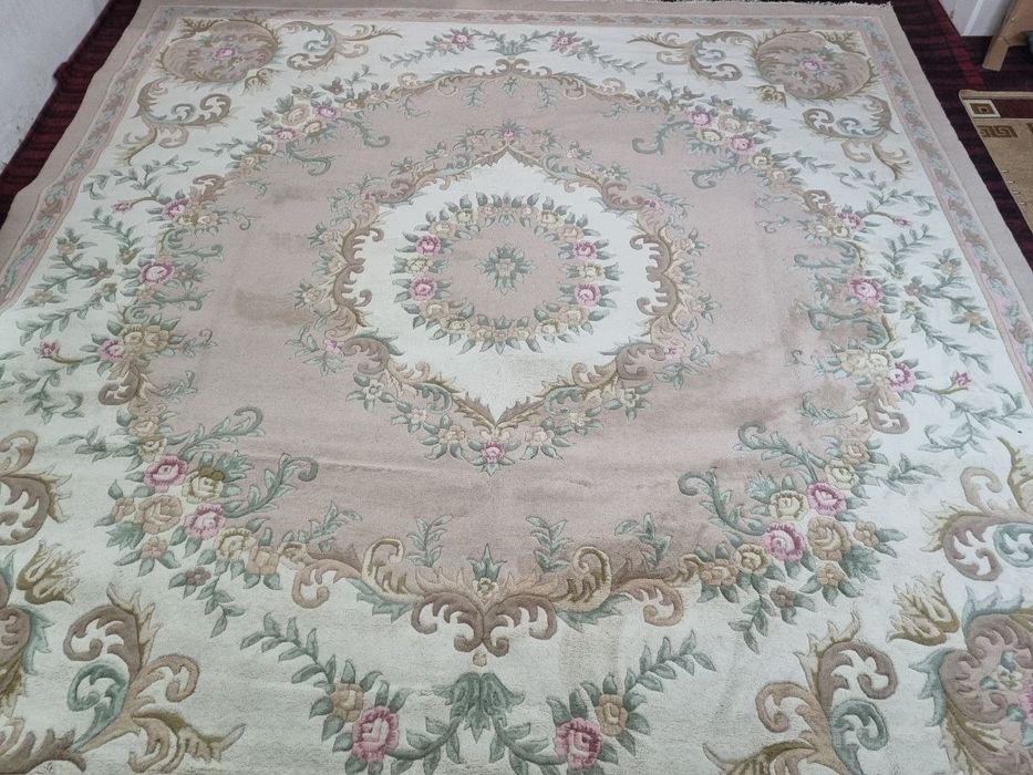 Гилам хиндистонда тикилган ручная работа квадрати