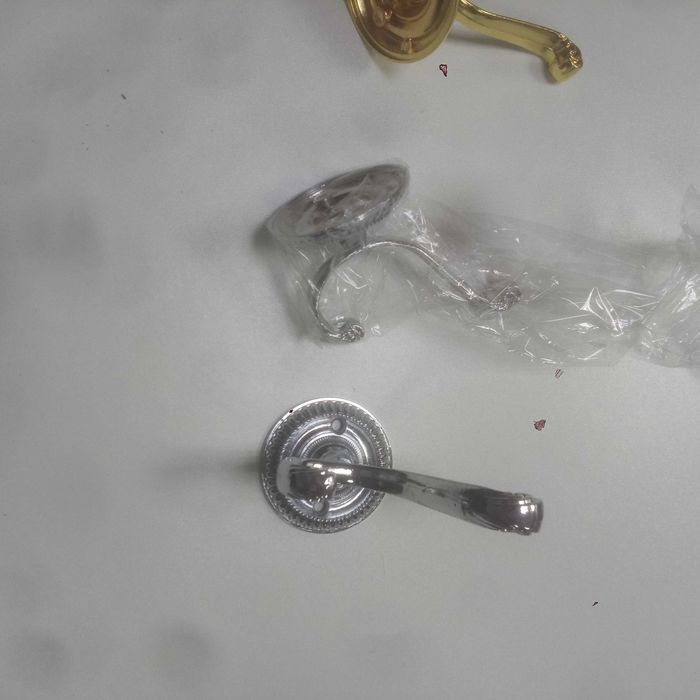 Крючки мебельные