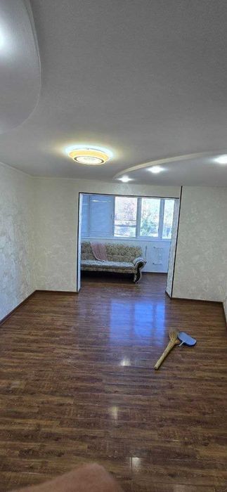 Продаётся 3х комн квартира на 2 этаже Ор-р Тожмахал