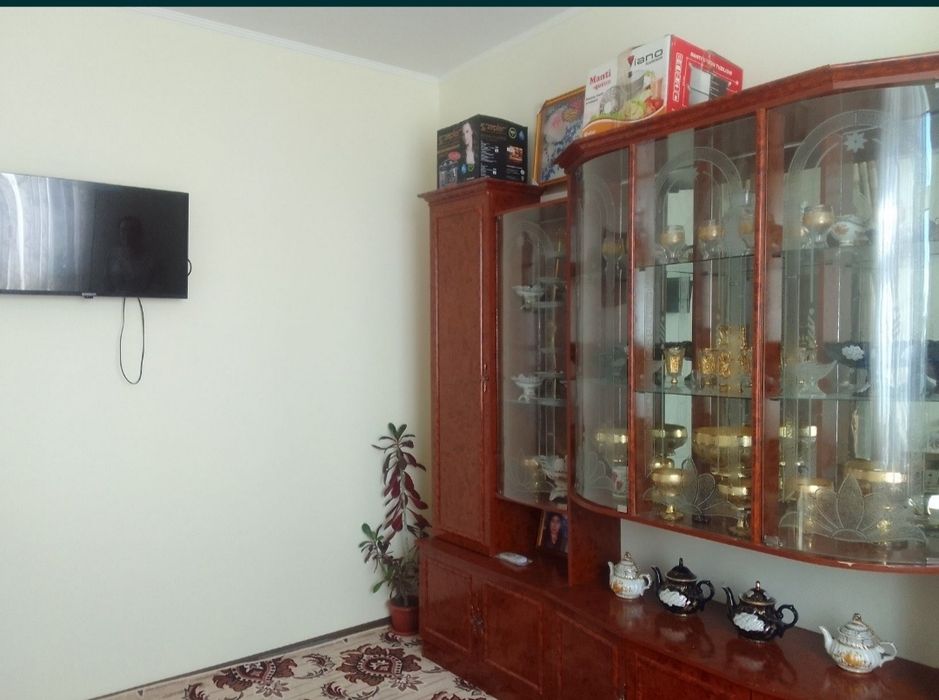 3 xonalik dom sotiladi