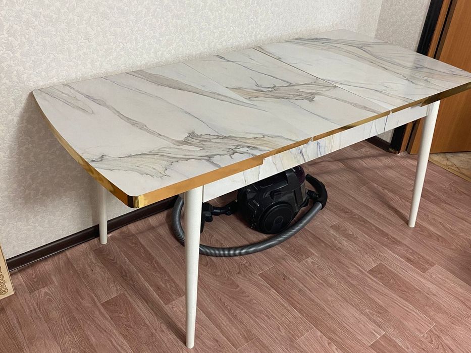 Продам стол и стулья