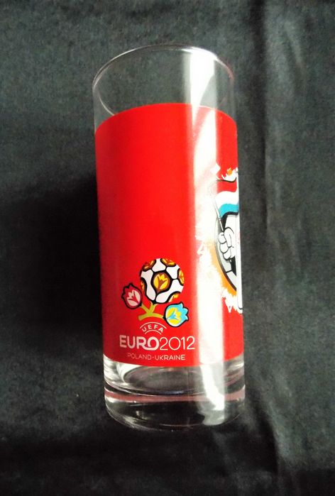 Три предмета с футбольной символикой