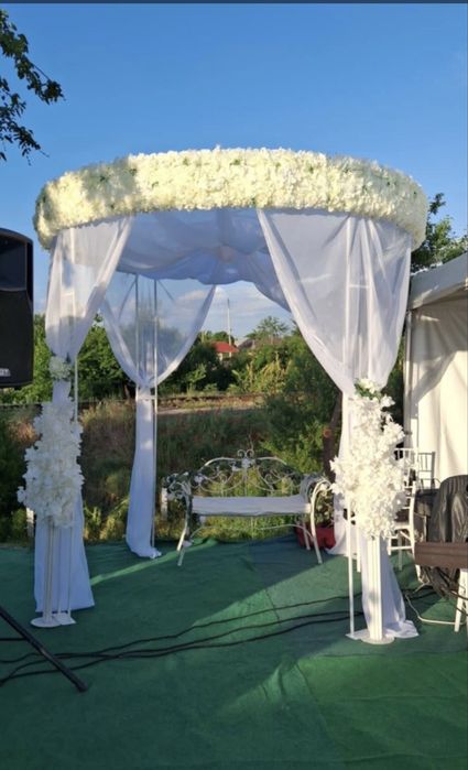 Arcada metalica decorativa de 3 m inaltime demontabila in 12 piese