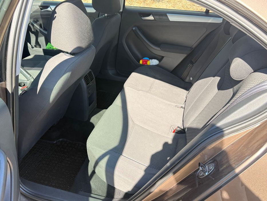 Volkswagen Jetta 2012 diesel, 4.474 € — imagine 5