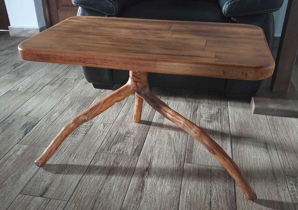 Masa cafea artizanala, lemn masiv