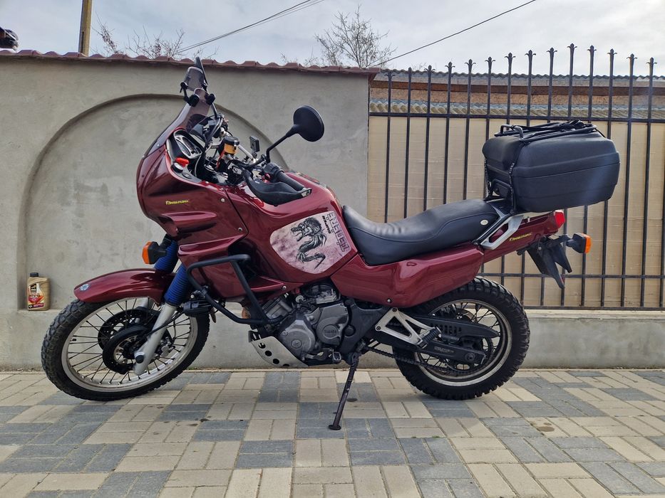 Yamaha xtz 750,pregătită de drum, nu necesită investitii.