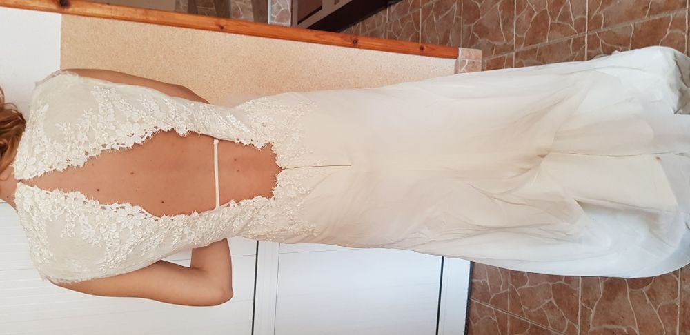 Уникална сватбена рокля с испански воал