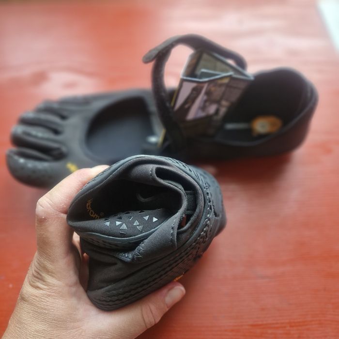Продам босоногие, пятипалые балетки vibram 25000тг.