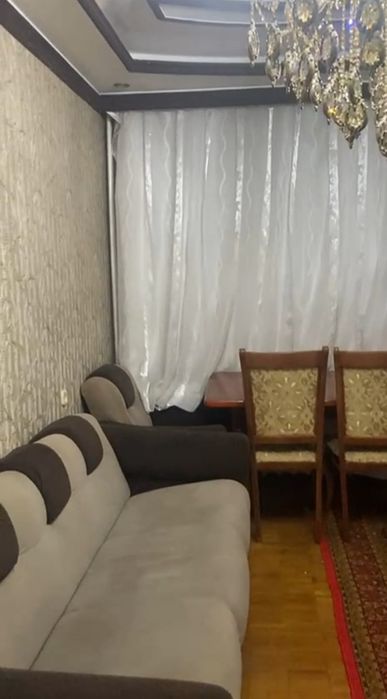 Сдаю 1 комнатная квартира возле рынок Универсам, метро. С обстановкой.