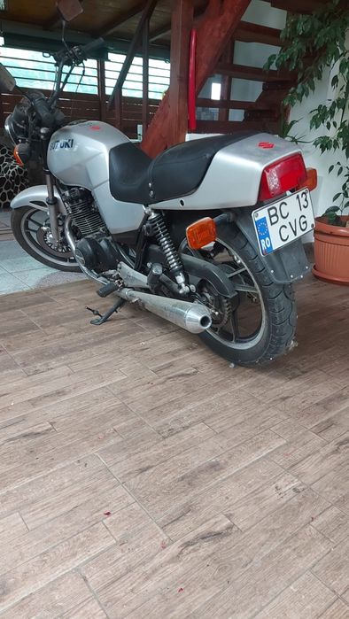 Vand motocicleta Suzuki