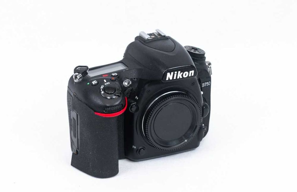 Nikon D750 - BODY - 493.000 de cadre - Aparat foto DSLR