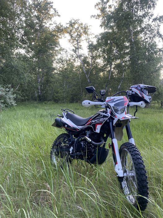 Продам мотоцикл либо обмен на две телочки