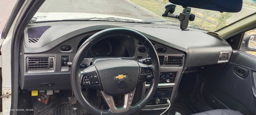 Nexia2  2015 yilgi benzin srochno sotiladi