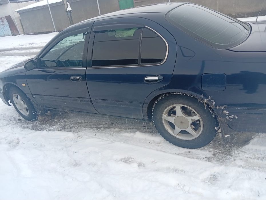 Продам машину ниссан