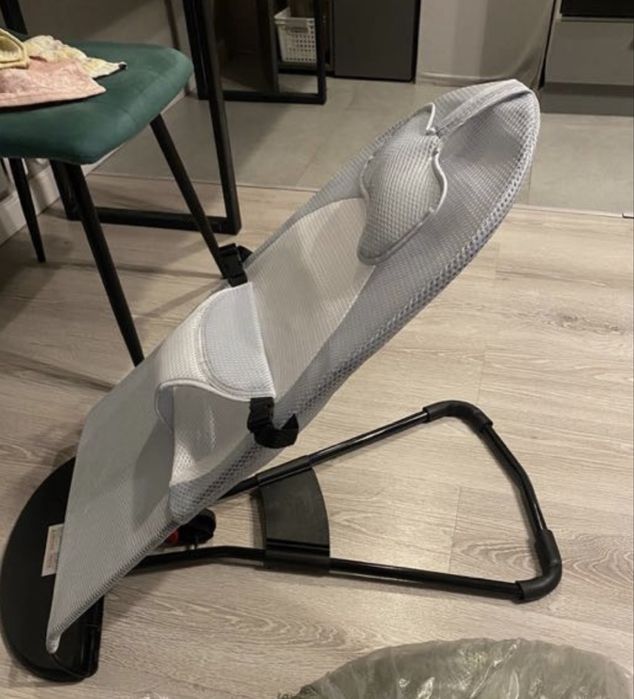 Продам шезлонг для детей