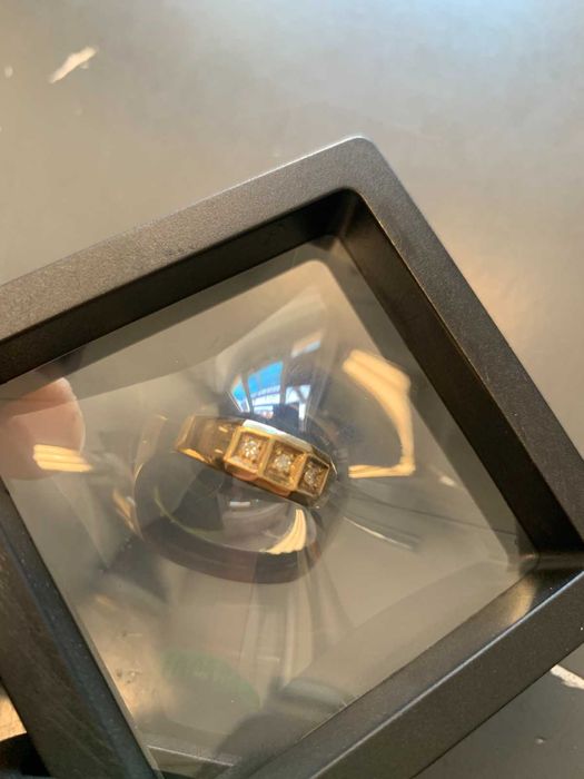 Златен Пръстен 5.36гр 14к със  Сертификат за диаманти 3бр.