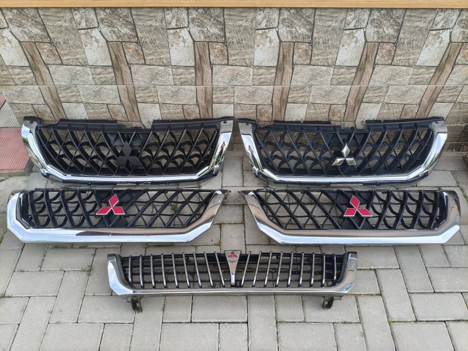 Решетка радиатора на Mitsubishi Montero Sport Challenger Nativa Pajero