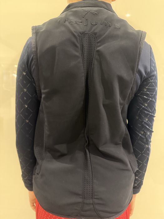 Vand Vesta FreeJump Airbag Technology marimea S copil,folosita 10 luni