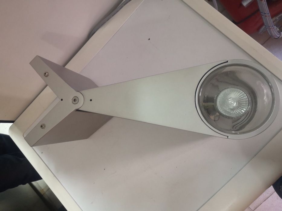 Външна ъглова лампа Brilliant