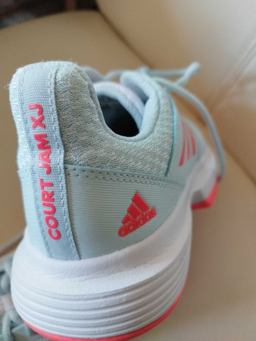 Маратонки Адидас в отлично състояние, UK 4,36 2/3,30 лв.