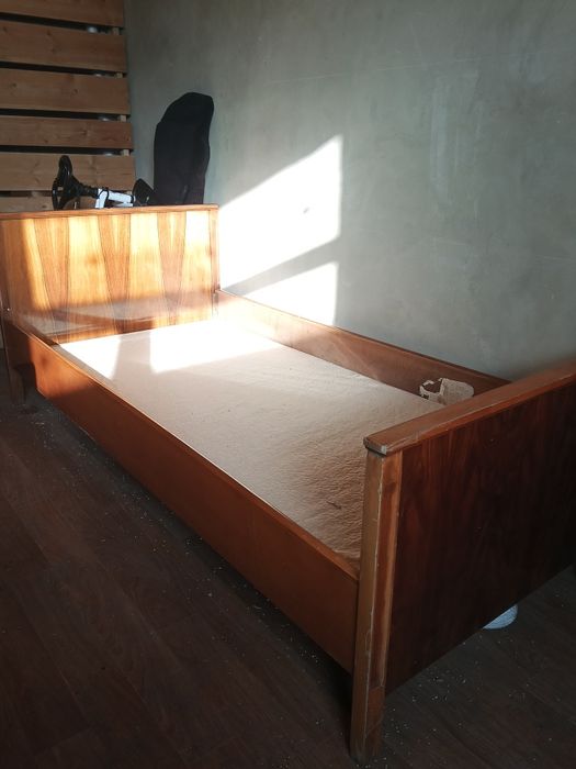 Кровать. 180*90.без матраса.