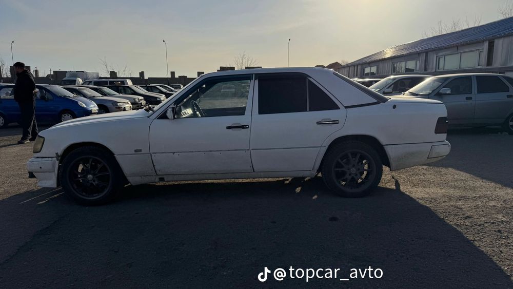 СРОЧНО ПРОДАМ мерседе е200