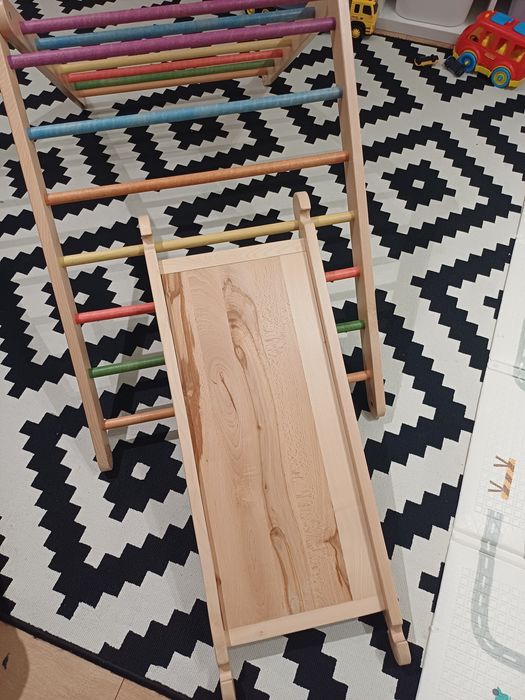 Pikler Montessori cu accesoriu de catarat si tobogan