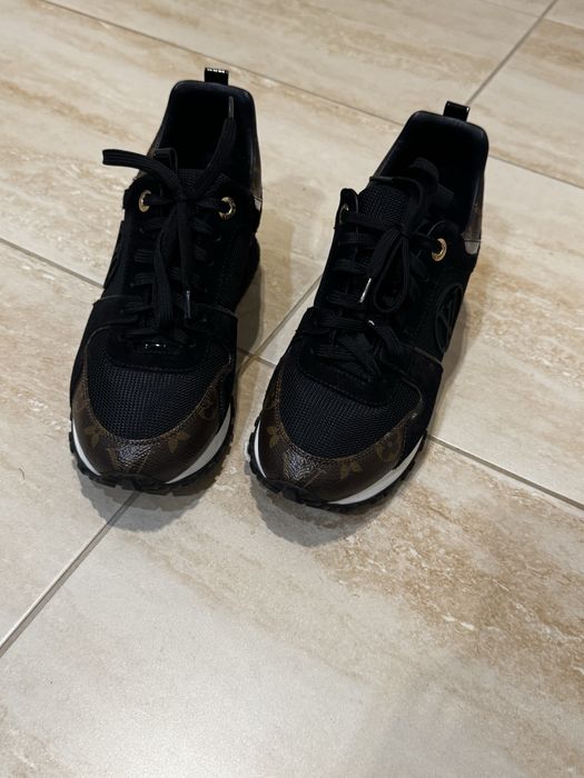 Louis Vuitton Run Away – Monogram / Black