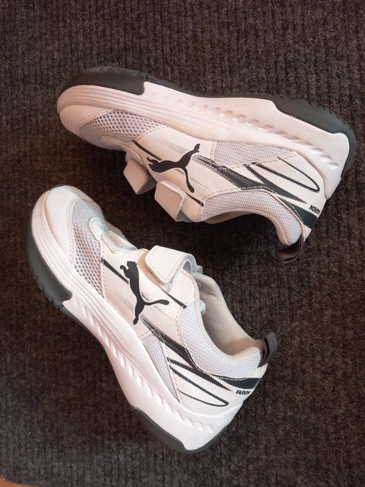 Adidași mărimea 32