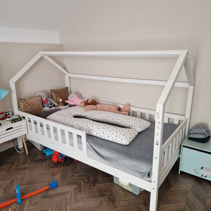 Pat pentru copiii 2m/1m + saltea