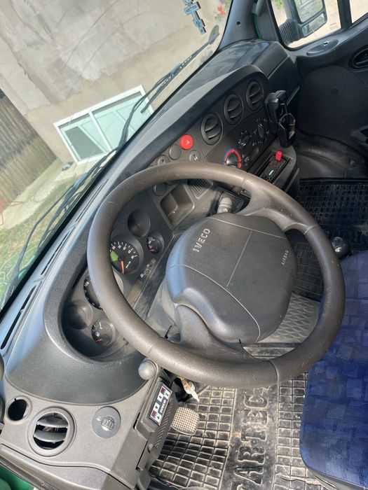 Vând camionetă Iveco daili