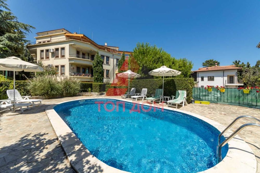 Продава се Тристаен апартамент в Варна, м-т Траката - 100 кв.м за 2280 €/кв.м - Снимка #19