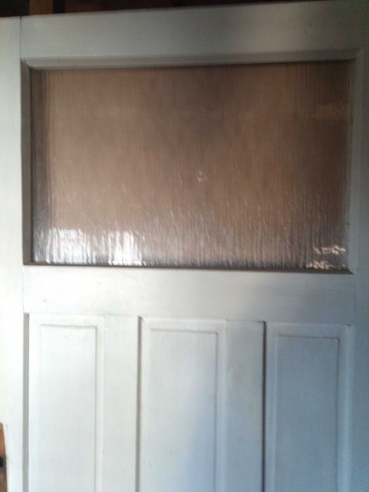 Продавам масивни дървени врати