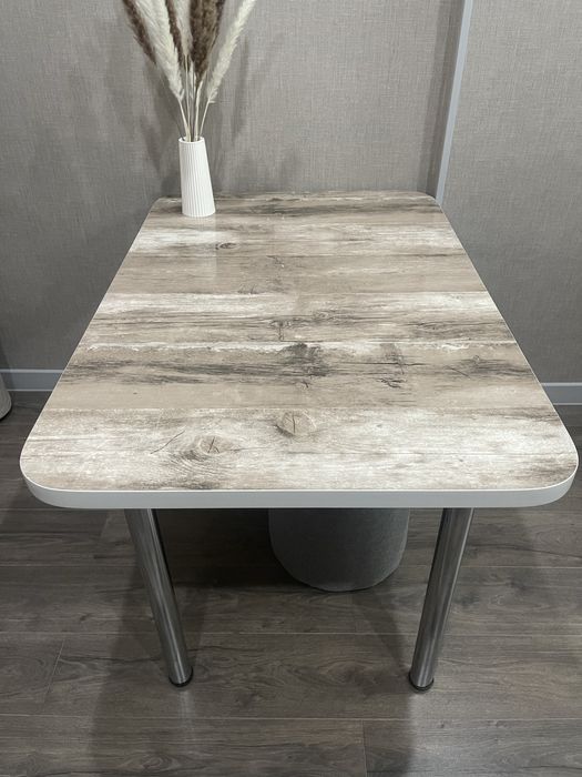 Продам стол кухонный