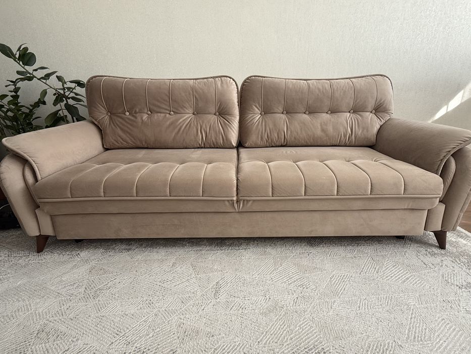 Продам диван для гостиной