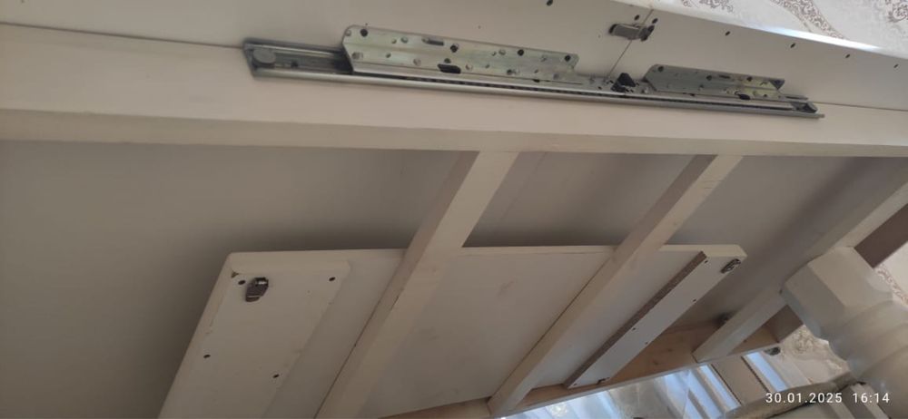 Продам стол и стулья