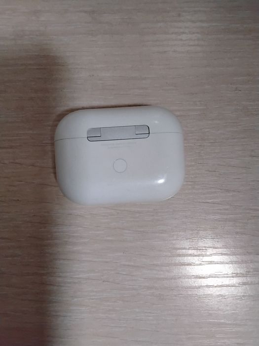 Продам наушник айрподс про оригинал