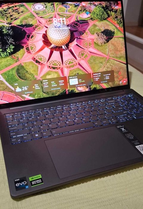 Лаптоп Lenovo Yoga Pro i9 16inch 32 GB RTX4050