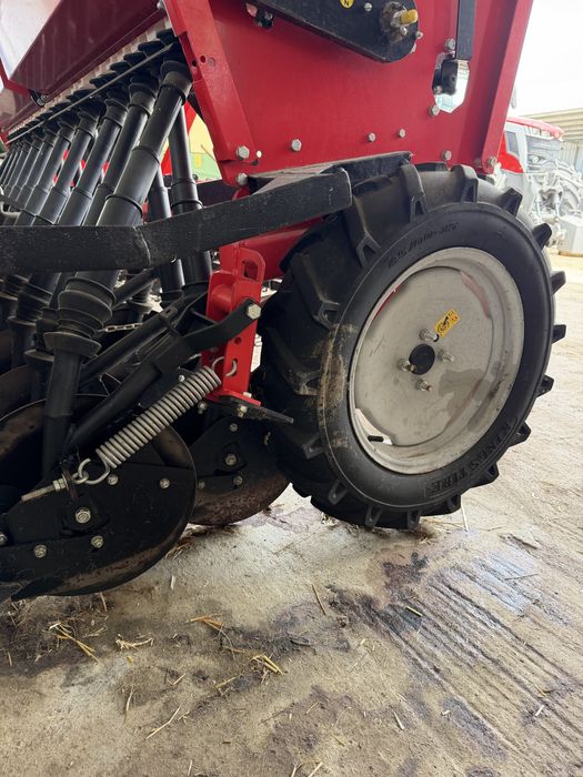 Semanatore paioase MaterMacc 300