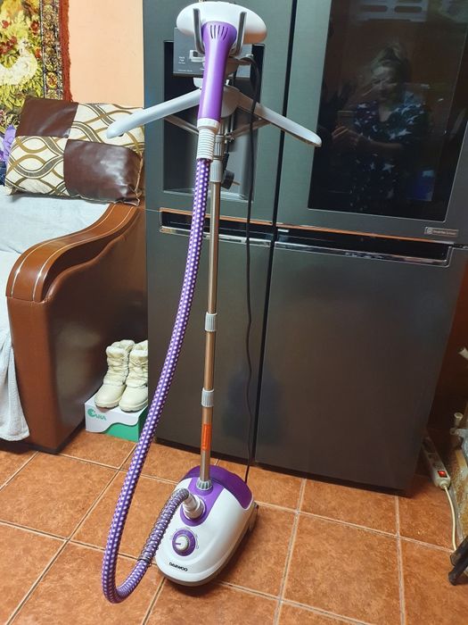 Aparat de călcat cu aburi vertical-Daewoo
