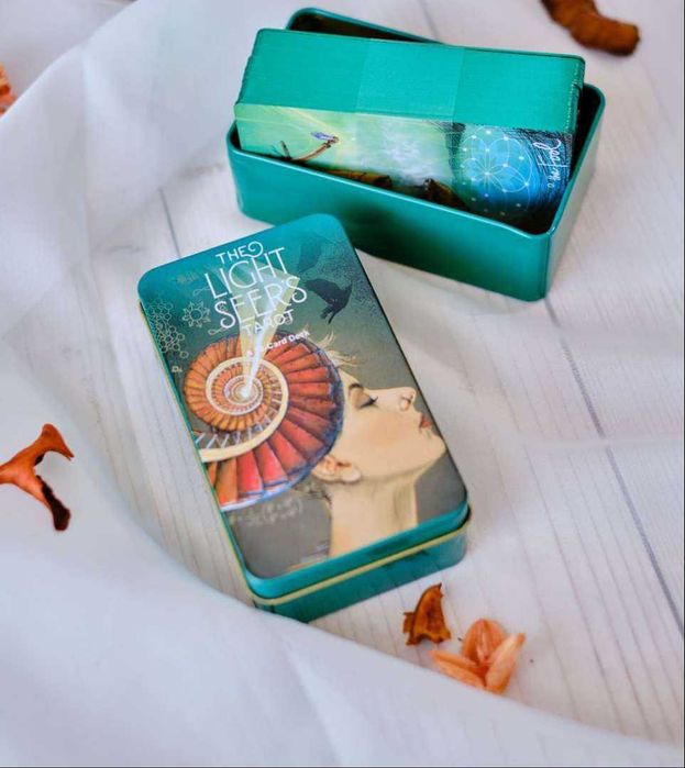 Карты МАК Таро Светлого Провидца Light Seer's Tarot в жестяном боксе