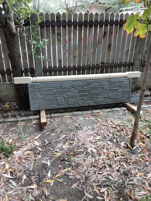 Vând balustri din lemn